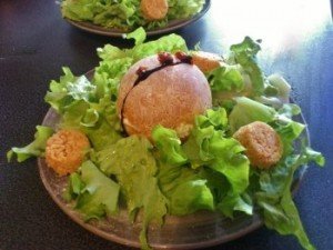 oeuf surprise chèvre et tomates confites