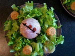 oeuf surprise chèvre et tomates confites