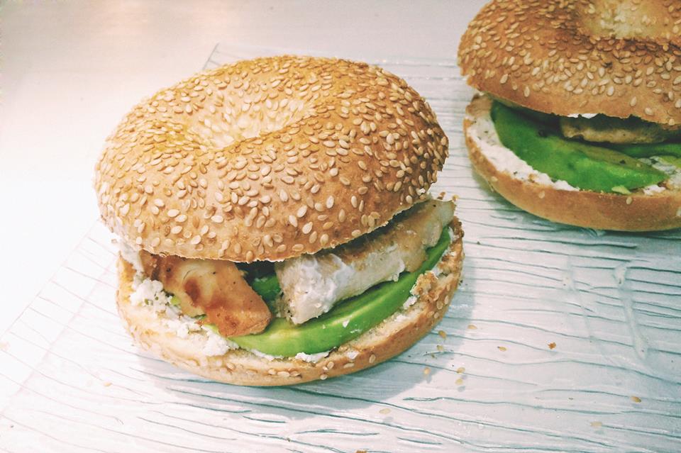bagel avocat poulet et cream cheese de maki