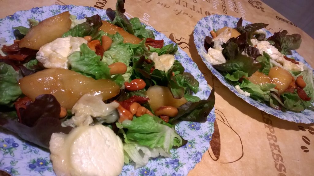 salade poire noix de cajoux chèvre et miel de kévin