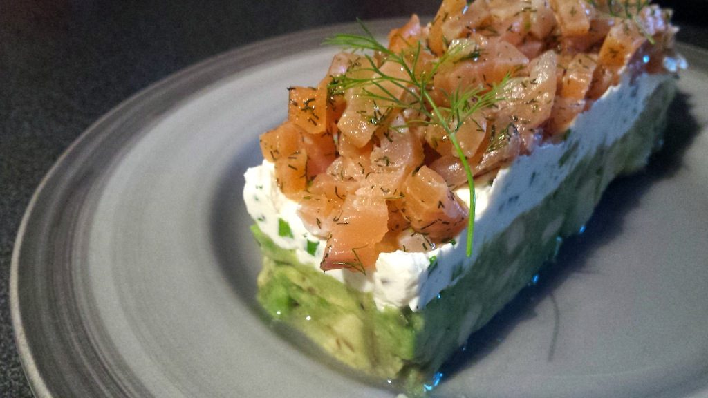 Saumon et avocat fromage frais et aneth