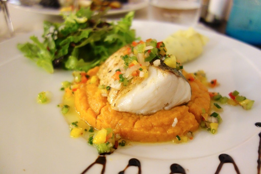 Aux Tours de la Perot : Dos de cabillaud à la plancha sauce vierge