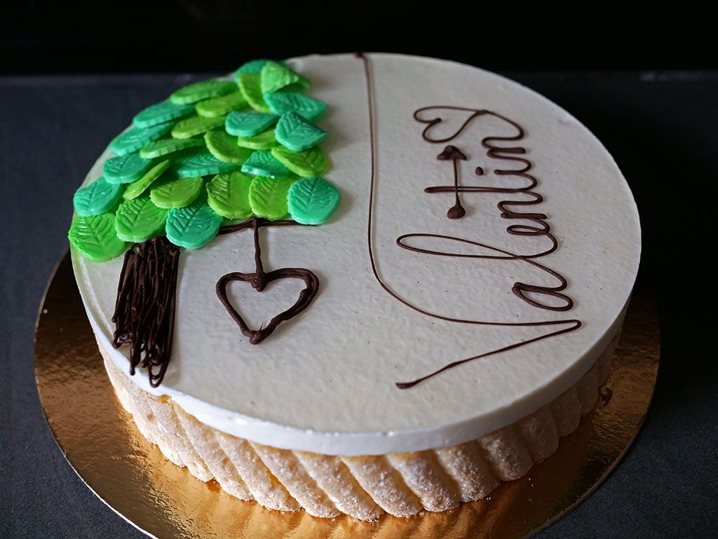 Entremets vanille - décoration pour le CAP, thème St Valentin