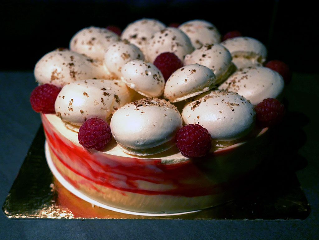 Entremets le 28 à base d'anis et de framboises