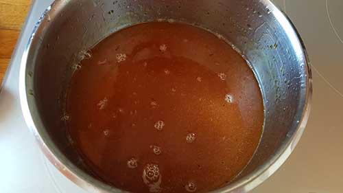 Glaçage caramel - Ajoutez le lait concentré