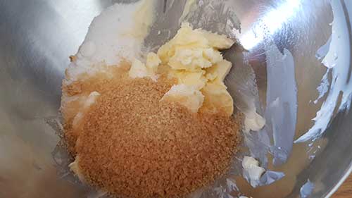 Sablés - peser les ingrédients