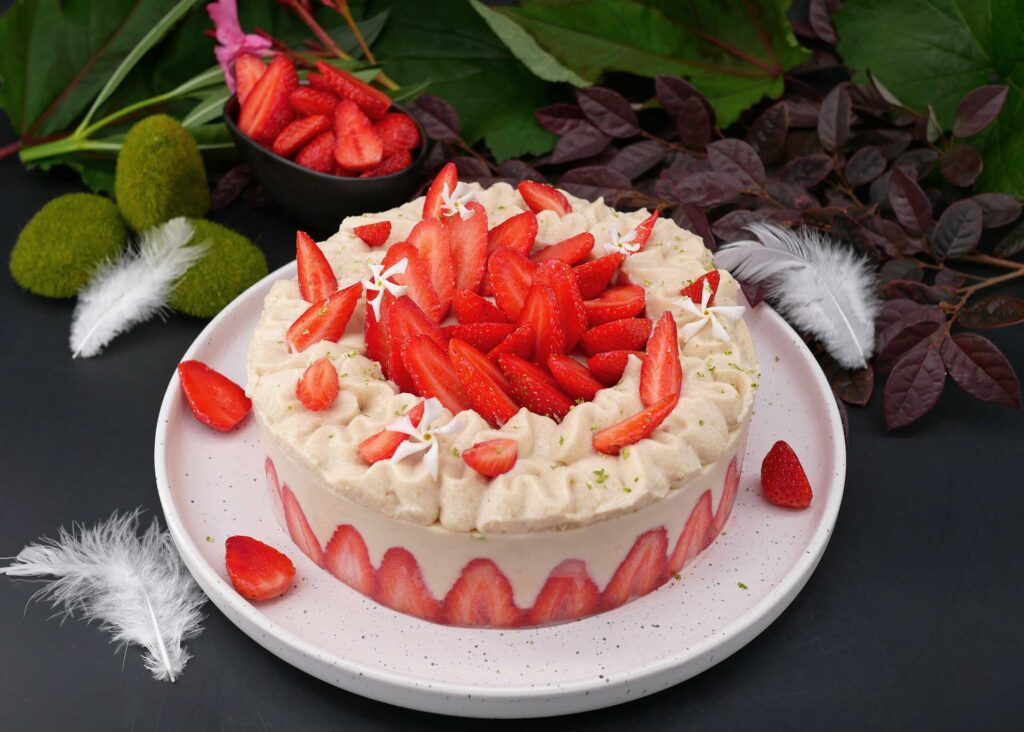 Fraisier infusé au jasmin et confit de fraise au citron vert