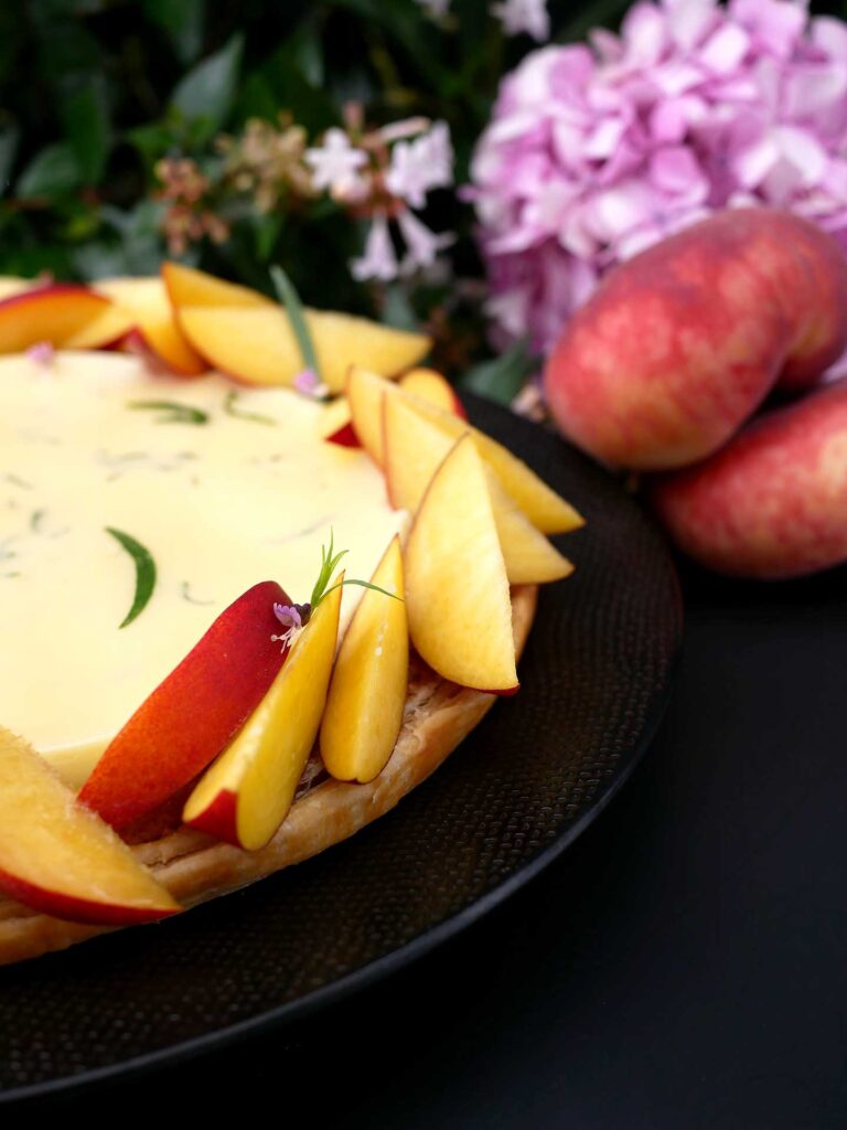 La tarte pêche estragon