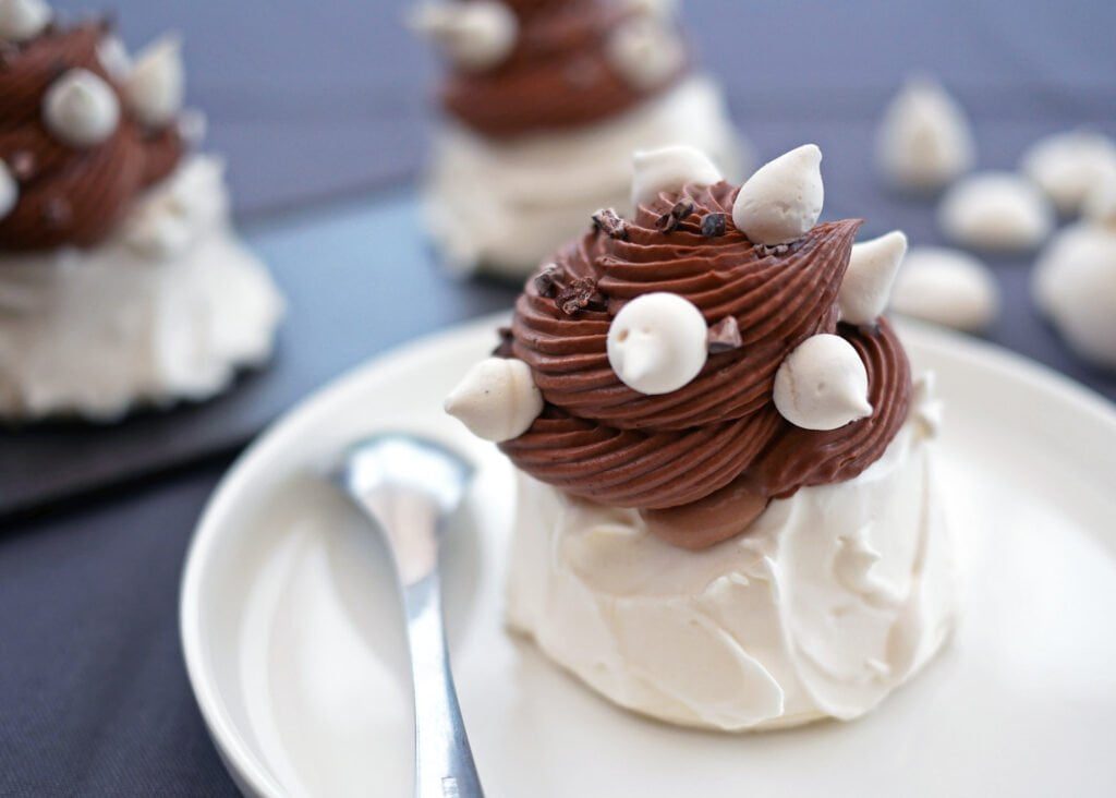Pavlova au chocolat - Crème pâtissière chocolat et chantilly chocolat